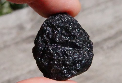 Větší tektit, meteorit B9995 — foto 1