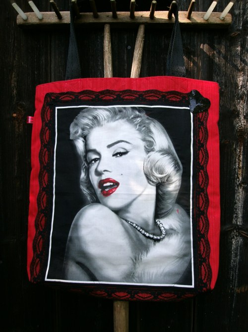 Marylin v krajce černé — foto 1