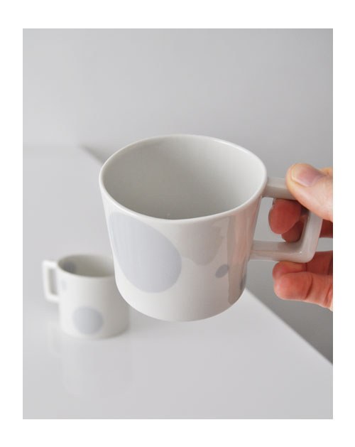 Autorský porcelánový hrnek - de'form_šedý1
