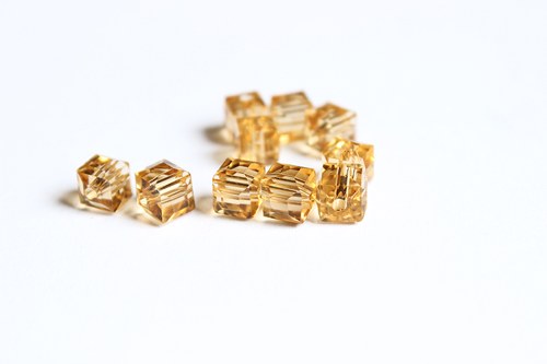 2ks - Skleněná broušená krychle - 6 mm — foto 1