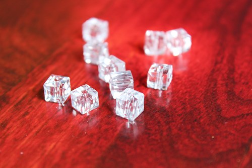 5ks - Skleněná broušená krychle - 4 mm — foto 1
