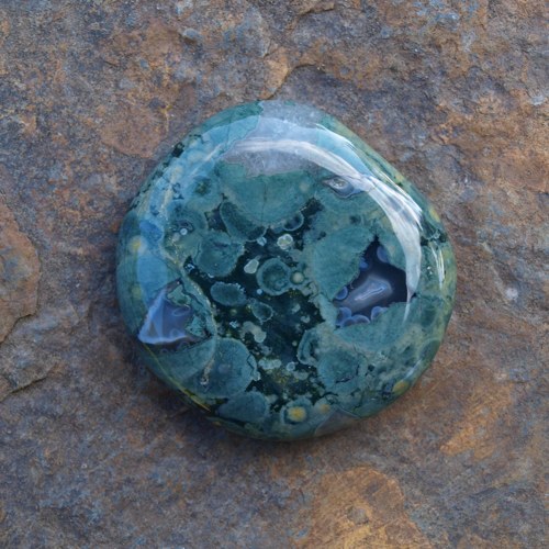 Ryolit , placka 43x42 mm — foto 1