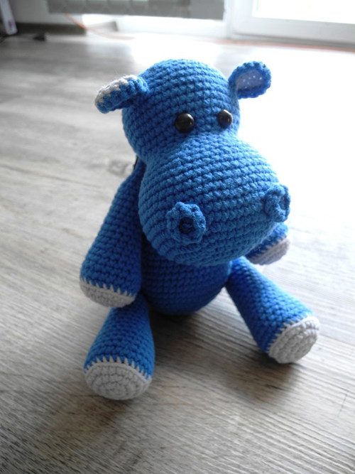 Háčkovaný hrošík (25 cm) — foto 1