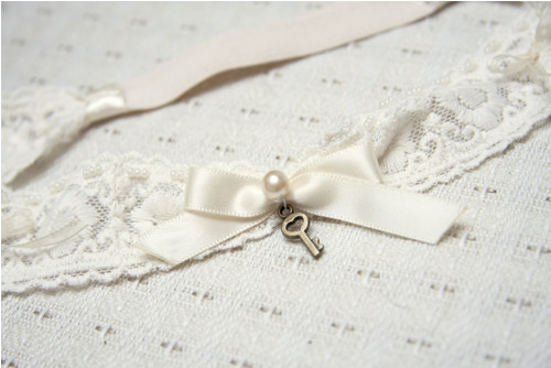 Něžný podvazek Ivory — foto 1