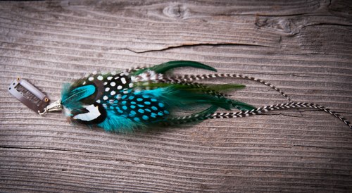 Peříčkový hair clip — foto 1