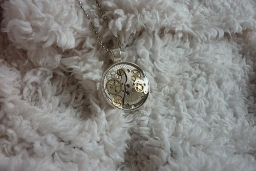 Přívěsek steampunk čirý — foto 1