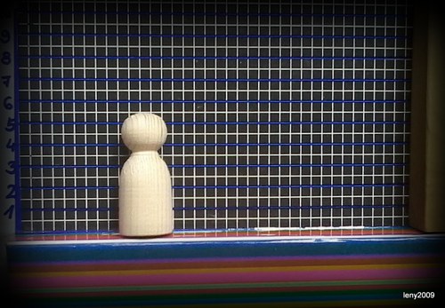 DŘEVĚNÁ FIGURKA - MALÝ HOŠÍK- 5 cm — foto 1