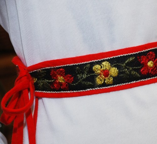 Látkový pásek s kvítky — foto 1