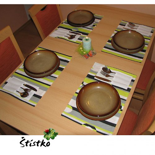 Netradiční retro prostírání — foto 1