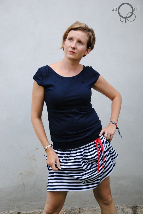 Námořnická sukénka, vel. XL modrý pas — foto 1