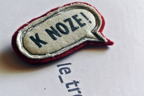 K NOZE! pejskařská brož — foto 1