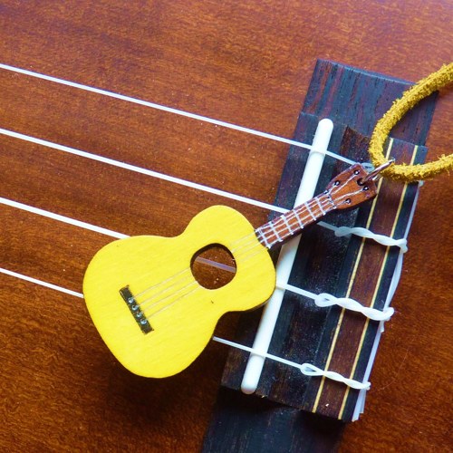 Přívěsek ukulele velké — foto 1
