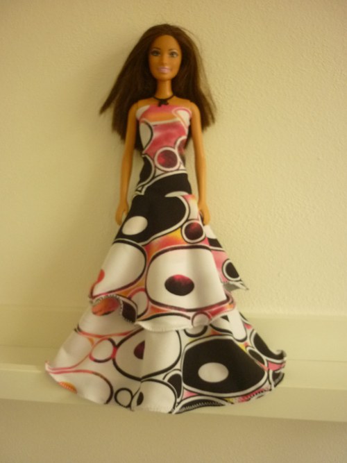 Šaty na panenku Barbie — foto 1