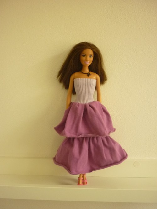 Šaty na panenku Barbie — foto 1