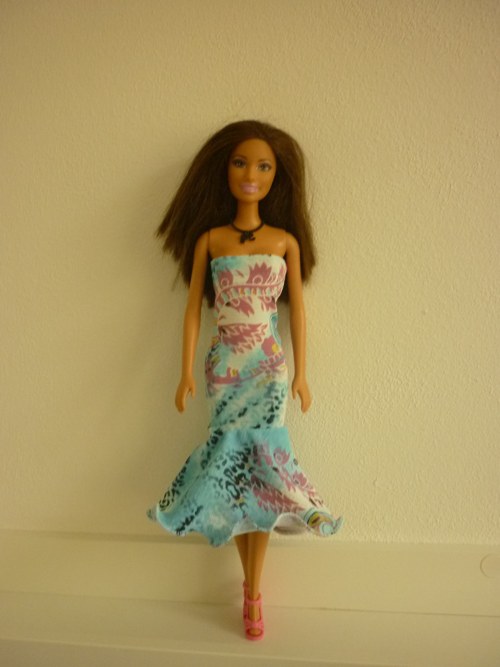 Šaty na panenku Barbie — foto 1