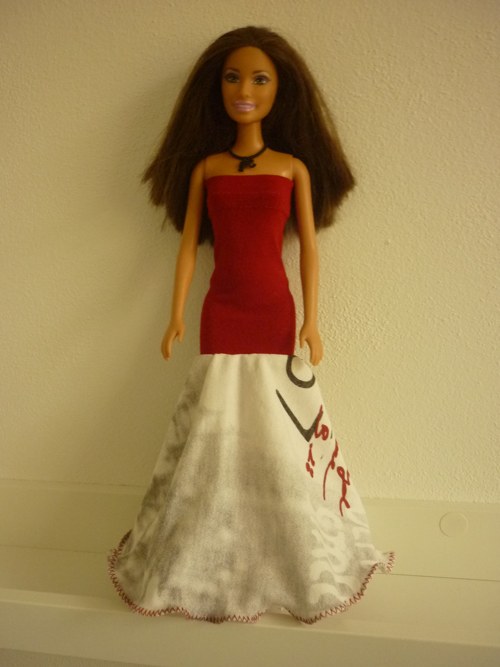 Šaty na panenku Barbie — foto 1