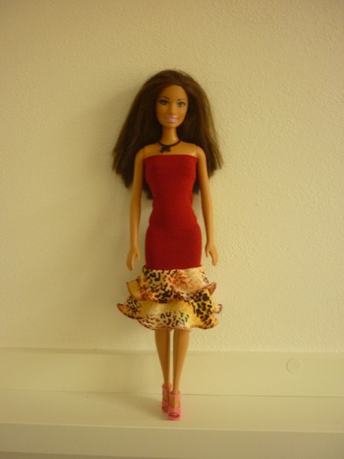 Šaty na panenku Barbie — foto 1