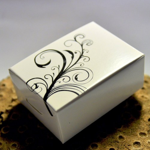 Krabička Černý ornament 77x60 mm