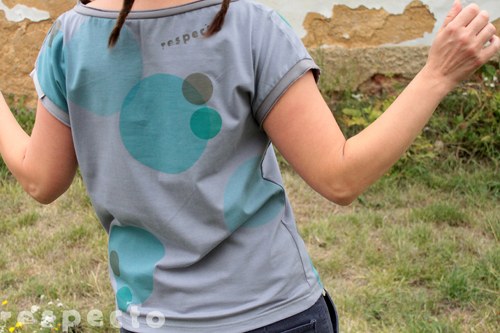 Triko ............ M - L — foto 1
