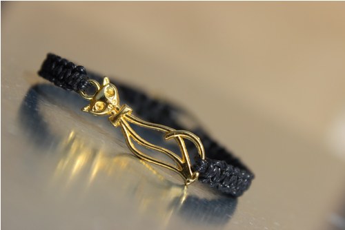 Kočka pro kočku.. ;) Náramek macramé — foto 1