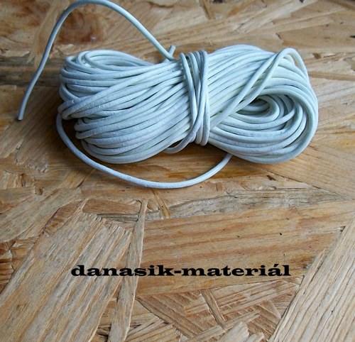 KOŽENÁ ŠŇŮRKA BÍLÁ - METRÁŽ - 2 mm — foto 1