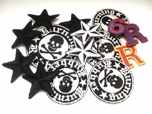 Směs nášivek — foto 1