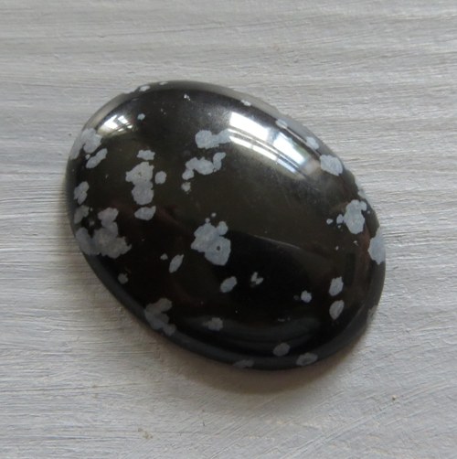 Obsidián vločkový , kabošon 2 x 3cm, č.1 — foto 1