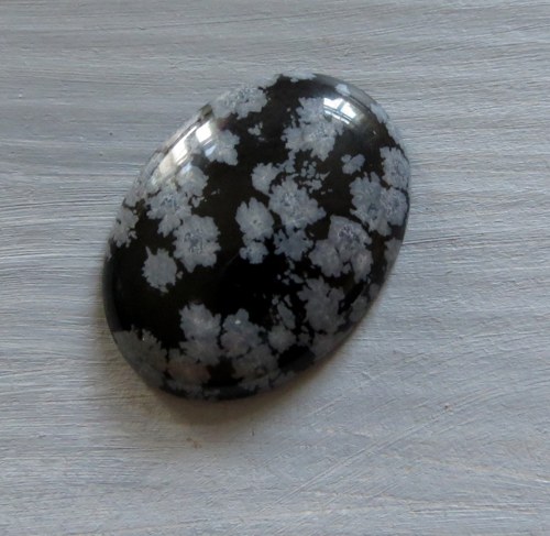 Obsidián vločkový , kabošon 2 x 3cm, č.15 — foto 1