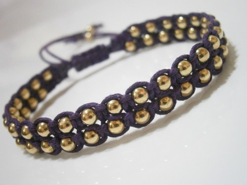 "Elegance" - náramek fialovozlatý (macramé) — foto 1