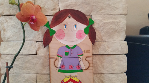 Dětský dřevěný metr - puzzle Holčička s motýlem