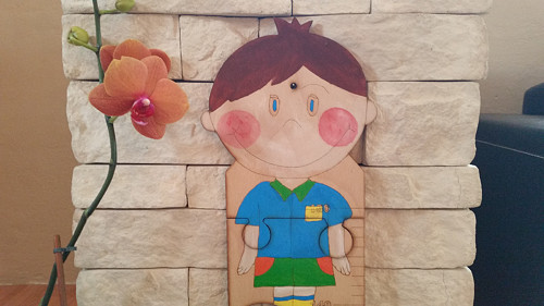 Dětský dřevěný metr - puzzle Chlapeček s autama 2