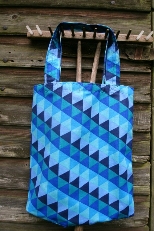 Blue in triangle — foto 1