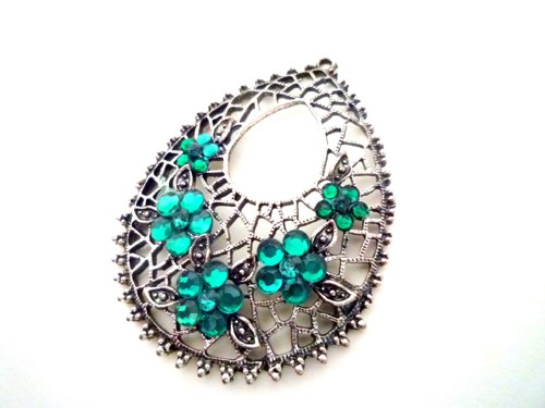 Přívěsek - kov — foto 1