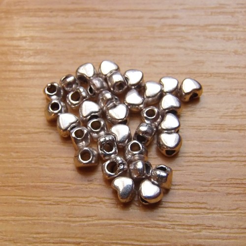 Srdíčko - 3,5x4x3mm - 25 kusů