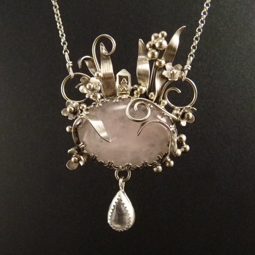 Bydlím si v trávě..amulet — foto 1