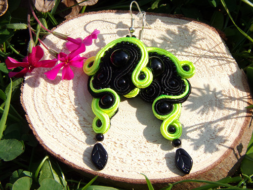 Sutaškové náušnice Neon and Black