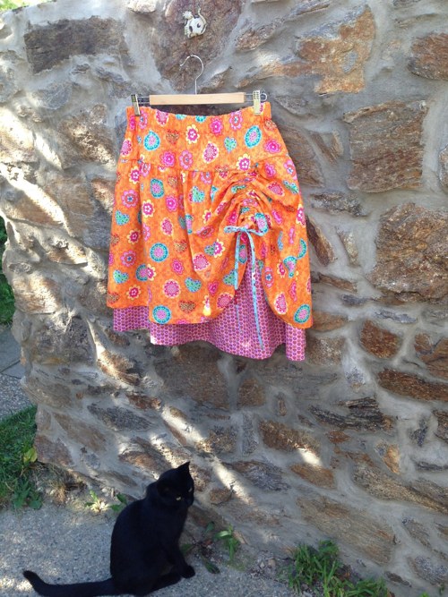 Oranžová sukně se spodničkou — foto 1