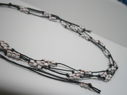 "Motanice" - uzlíkovaný náhrdelník (macramé)