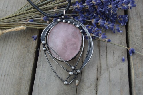 Růženínový amulet — foto 1