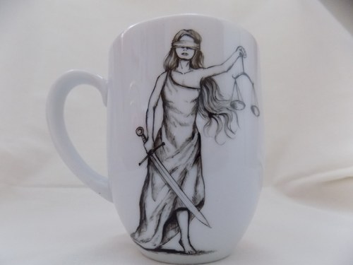 Hrnček - Lady Justice — foto 1