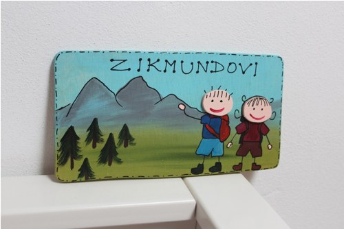 Dřevěná cedulka na dveře ŠŤASTNÁ RODINKA