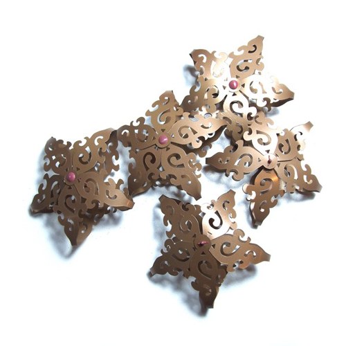 Hvězdička bronzová ornamentální 6 cm — foto 1