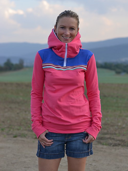 Růžová mikina — foto 1