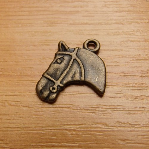 Kůň - starobronz - 21 x 18mm