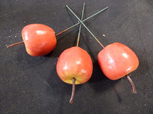 Červená jablíčka k nakousnutí — foto 1