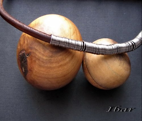 Náhrdelník kůže-kov — foto 1