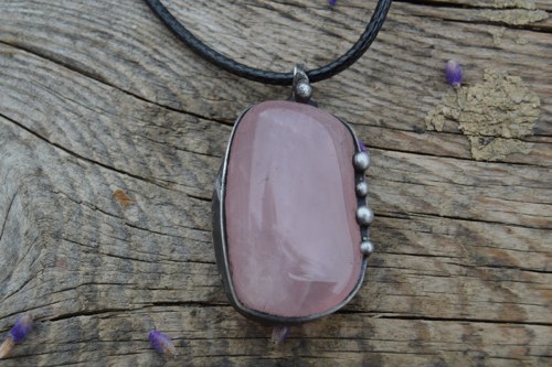 Růženínový amulet — foto 1