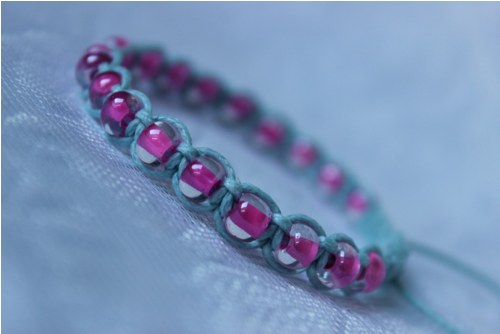 F(l)érová.. Náramek macramé/shamballa — foto 1