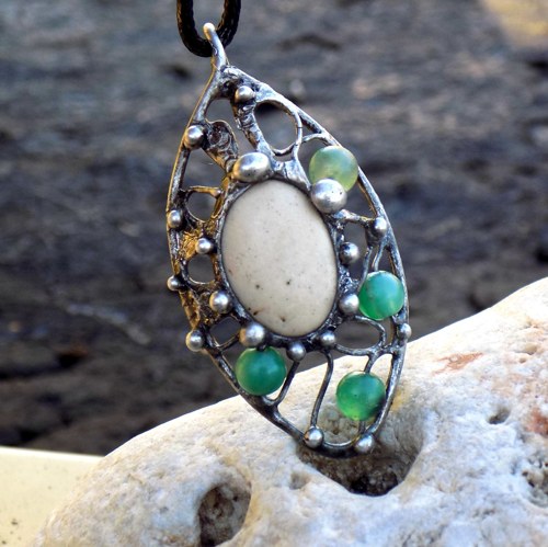 Ostrovní amulet — foto 1