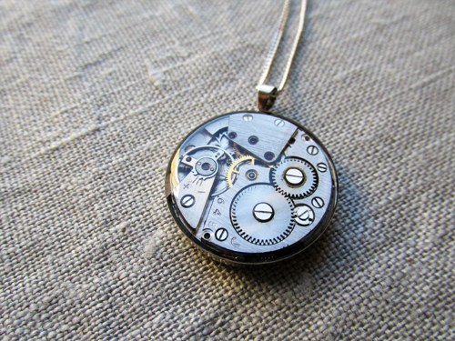 HODINKOVÝ steampunkový přívěsek — foto 1
